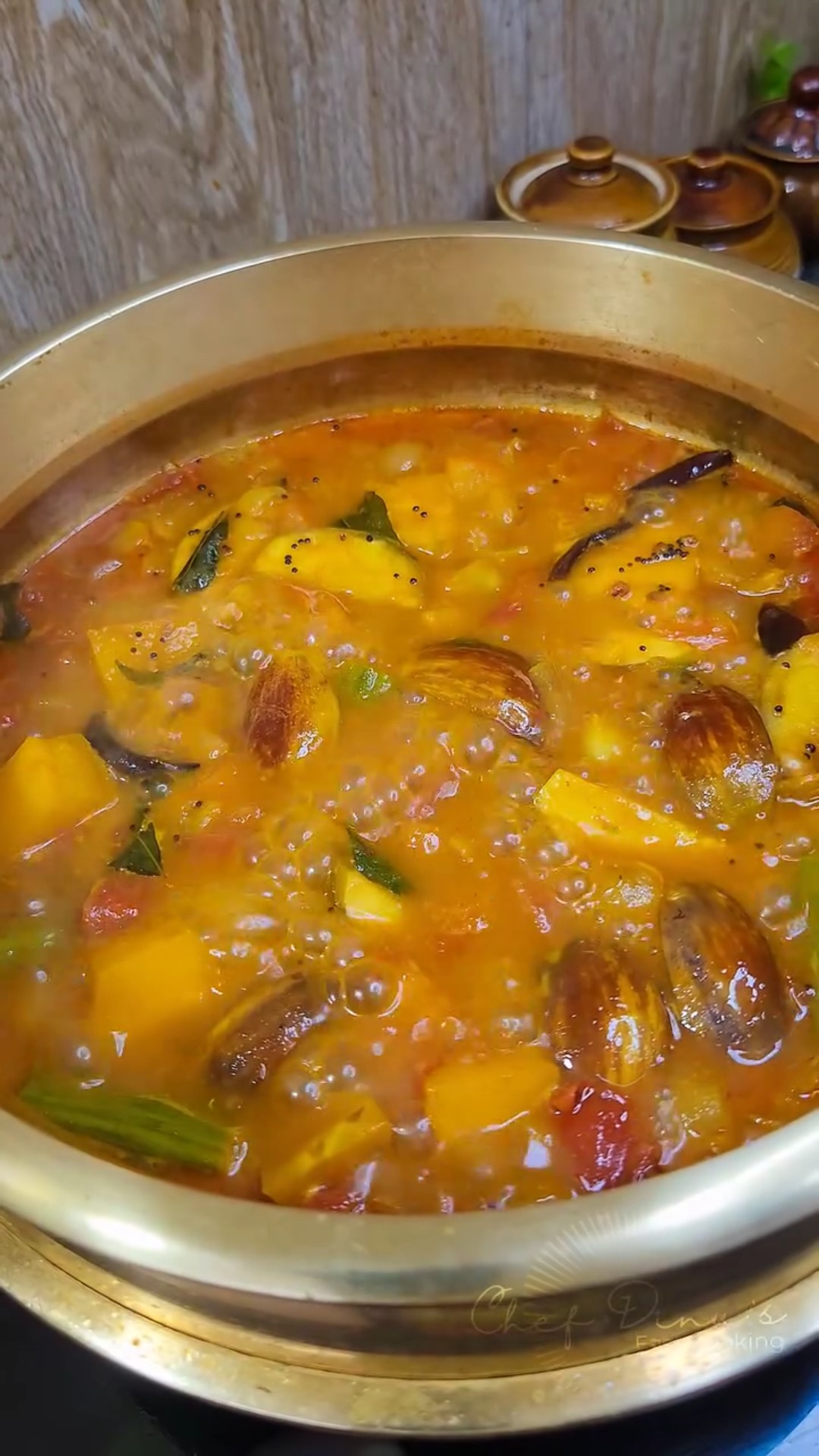 Varutha Aracha Sambar